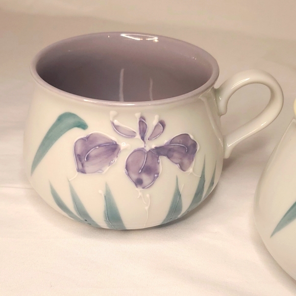 Takahashi Mugs Hand Painted Purple and Yellow Iris Porcelain Set of 2 - Picture 4 of 5